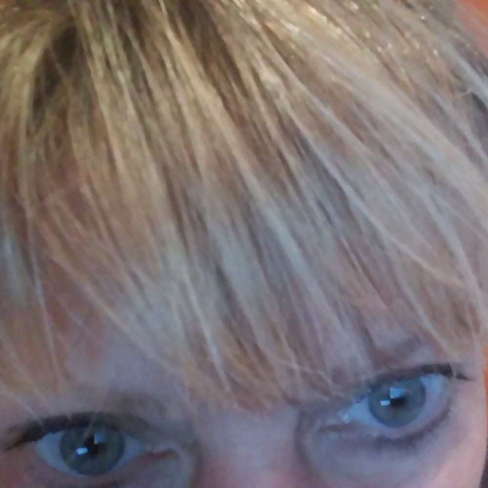 Meet your Posher, Deborah